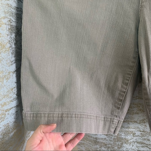 VINTAGE🧚♀️Gloria Vanderbilt Gray Embroidered Women’s Denim Shorts Size 12 - Picture 4 of 13